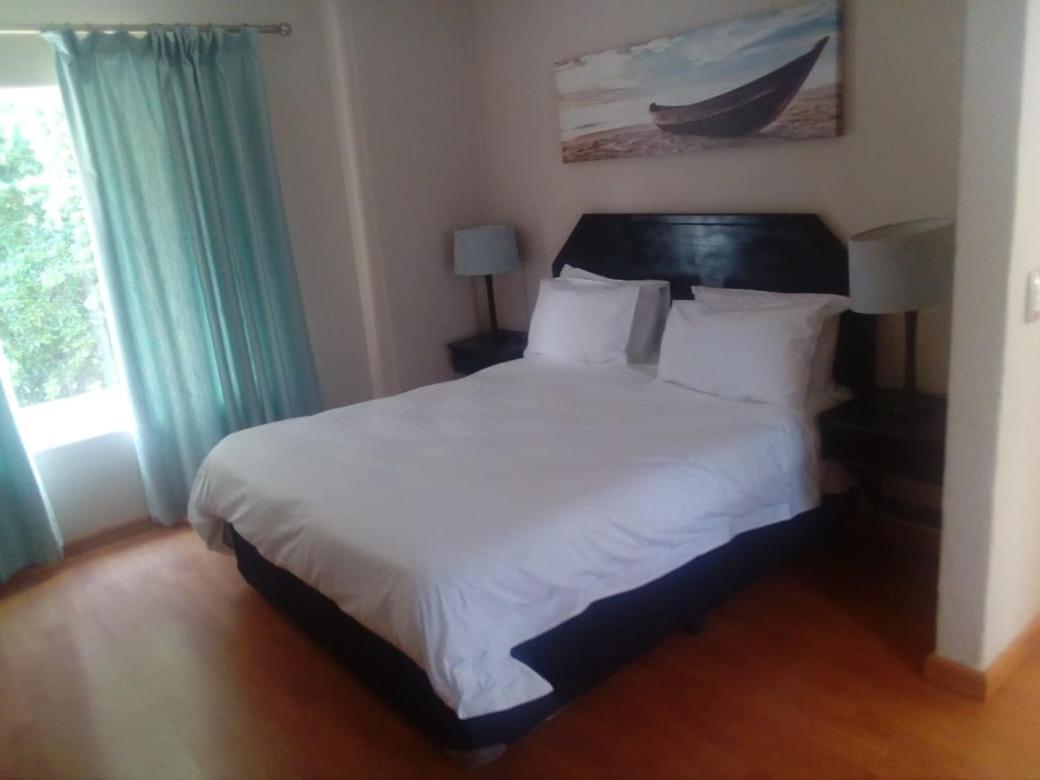 Daisy St -One Bedroom Apartment ヨハネスブルグ エクステリア 写真